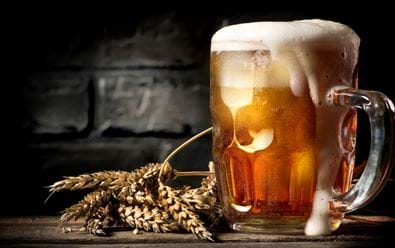 Nejoblíbenějším letním alkoholickým nápojem Čechů je pivo