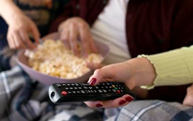 Čechům v televizi vadí málo kvality i neustálé reprízování