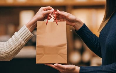 EY: Čeští spotřebitelé udržitelnost moc neberou, vynikají v digitálu