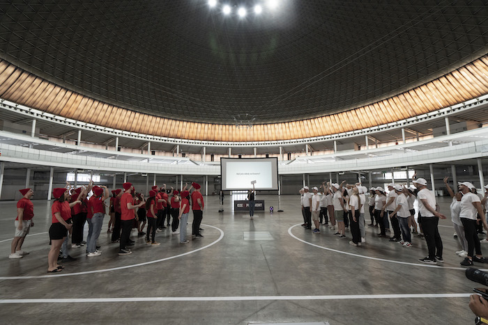 DZS v kampani ukazuje přínos zahraničních pobytů