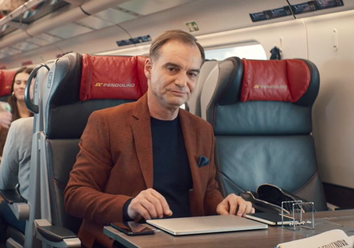 Hercem v reklamě je Ivan Trojan, maskotem myšky od Madety