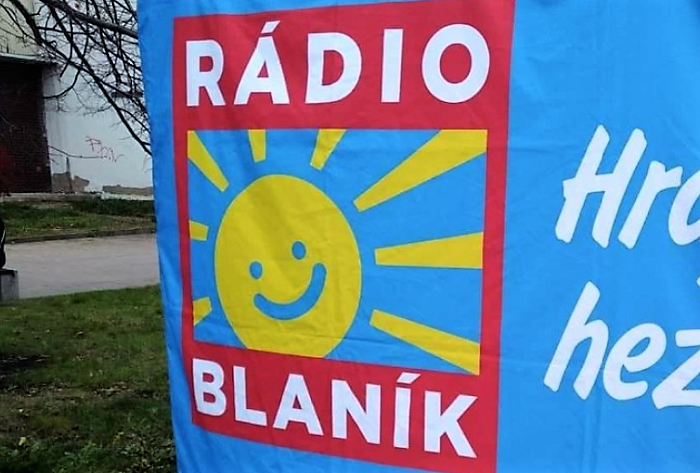 Blaník soutěží denně o tři tisíce, podporuje délku poslechu