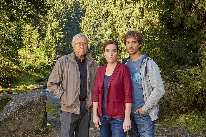 Policie Modrava s více než milionem na čele v neděli večer