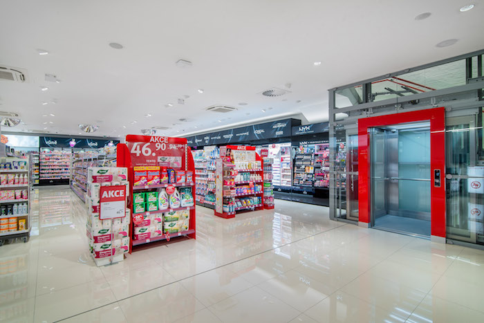 Rossmann v nové věrnostní kampani nabízí výrobky Bugatti