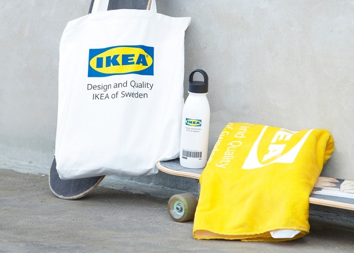 Hlavním motivem kolekce je logo, inspirací byli fanoušci z Japonska, zdroj: Ikea