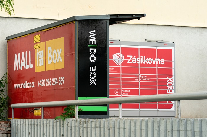Zásilkovna má v ČR přes 1000 boxů, Alza okolo 300 a WeDo okolo 100, jejich počty stále rostou, zdroj: Shutterstock