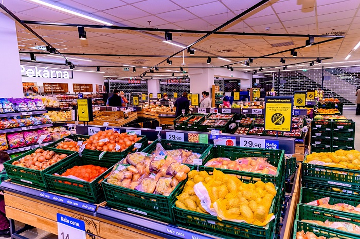 Tesco v kampani zaručuje nízké ceny, spouští nový program