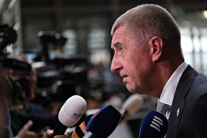 Pandora Papers: Babiš si poslal 400 mil. Kč přes offshorové firmy