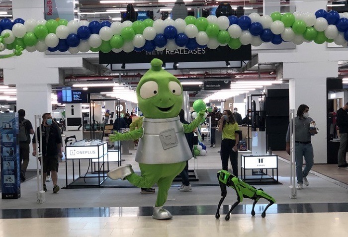 Alza hlásí zvýšení obratu o 30 % a plné sklady na Vánoce