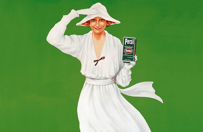 Persil zapojil svou ikonu „bílé dámy“ do umělecké koláže