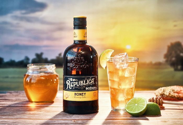 Božkov uvádí na trh rumový likér Republica Honey