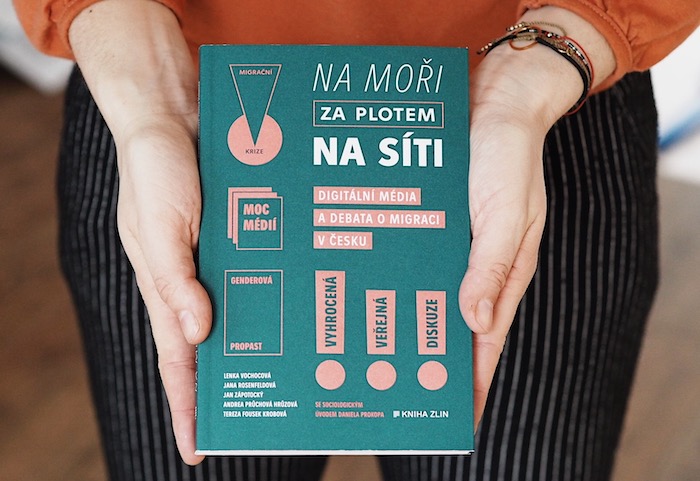 Občanské participaci se věnuje kniha Na moři, za plotem, na síti