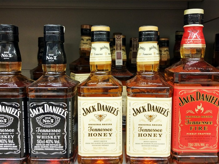 Zaraguza pracuje pro British American Tobacco a Brown-Forman
