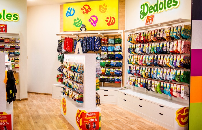 Dedoles teď v Česku provozuje 5 prodejen a 10 pop-up kiosků, tato je v pražské Galerie Butovice, zdroj: Dedoles
