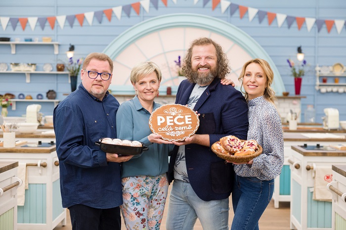 Sobota pro finále Peče celá země, lákalo i hokejové MS