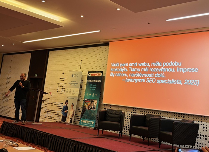 Josef Šlerka vystoupil na úterní konferenci Czech Internet Forum s přednáškou „Řekněte webu: Pápá". Zdroj: MediaGuru.cz: