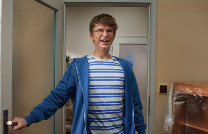 Uni Hobby se v novém spotu zaměřuje na malování