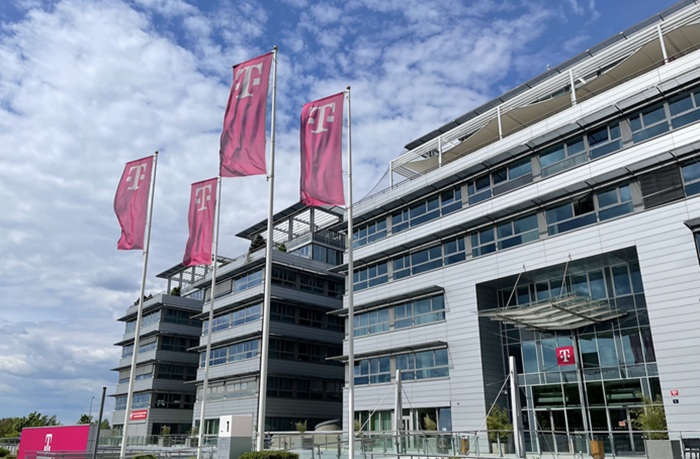 T-Mobile vypsal tendr na kreativu, sítě převezme Triad