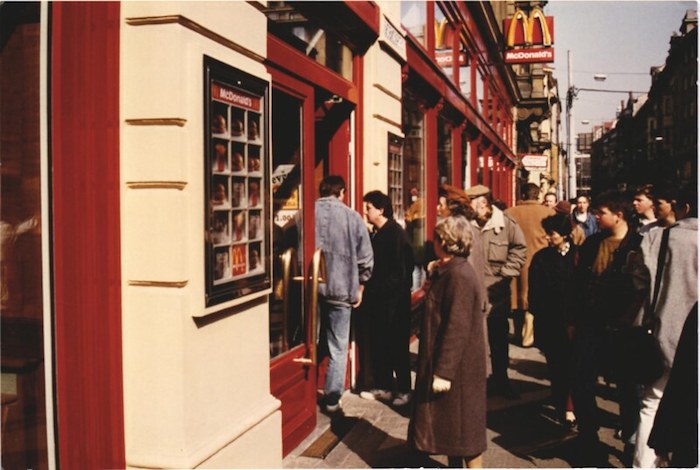 První pobočka McDonald's byla otevřena ve Vodičkově ulici v Praze, zdroj: McDonald's.