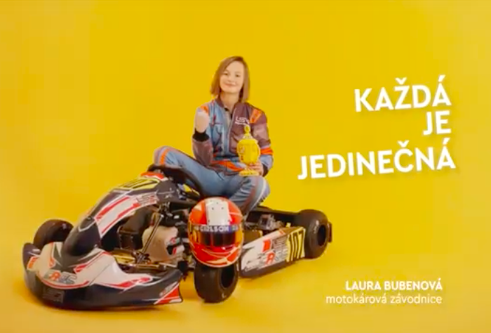 Novou ambasadorkou značky Lego se stala Laura Bubenová