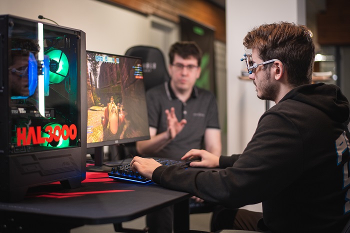 DDB, GrandOptical a Entropiq měří zrak hráčům esportu