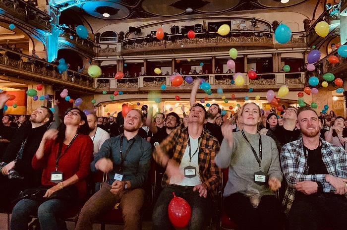 Ex-hackerka zachraňující válečné novináře přijede na WebExpo