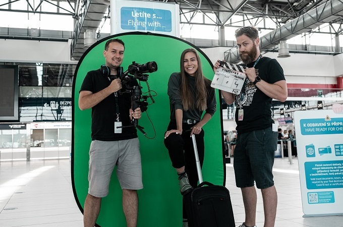 Letiště Praha zapojuje do kampaně influencerku Hudcovou