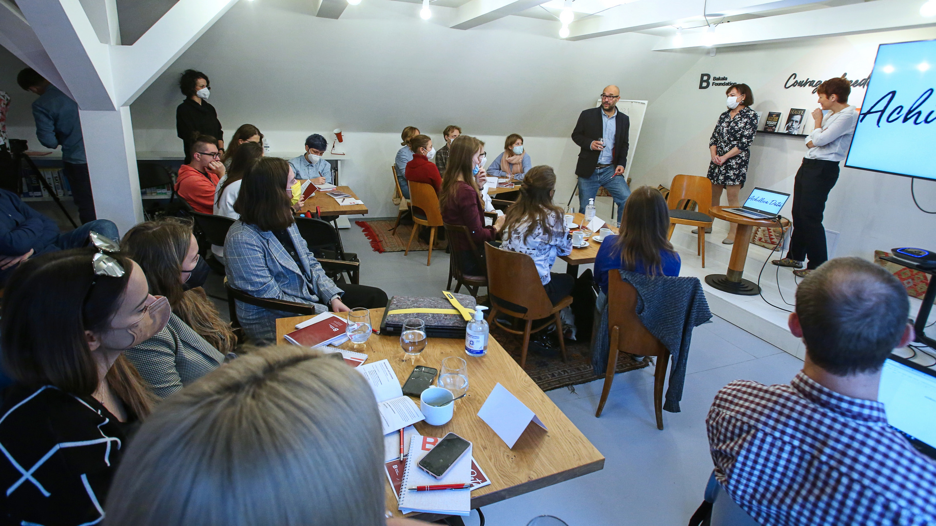 Kurz investigativní žurnalistiky Achillova Data otevírá přihlášky