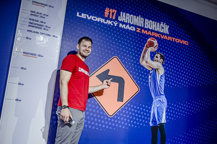 Jaromír Bohačík v rámci prezentační akce v OC Harfa, zdroj: CZ Basketball