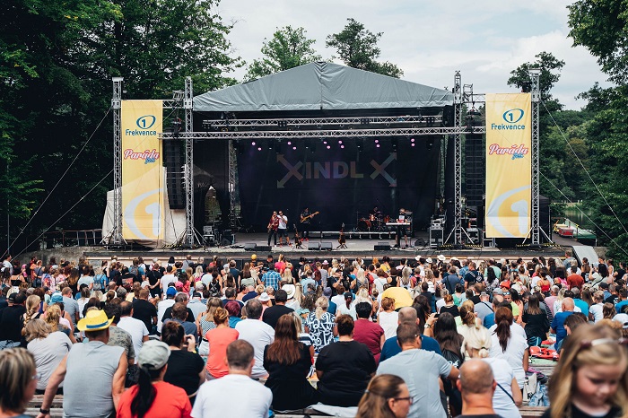 Paráda fest Frekvence 1 zaplnila Konopiště, přišlo šest tisíc lidí