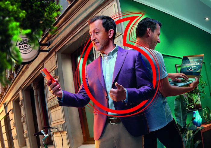 Vodafone v kampani „kryje záda doma i venku“