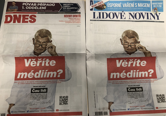 Inzertní přebaly titulních stran deníků MF Dnes a Lidové noviny v pondělí 5. září 2022