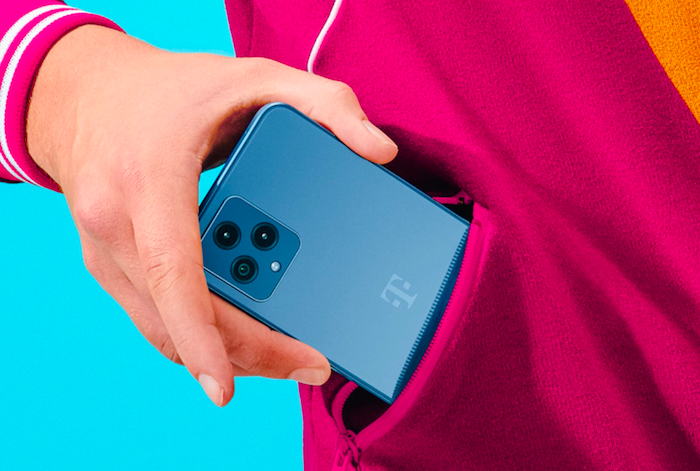 T-Mobile v kampani představuje svůj telefon s 5G sítí