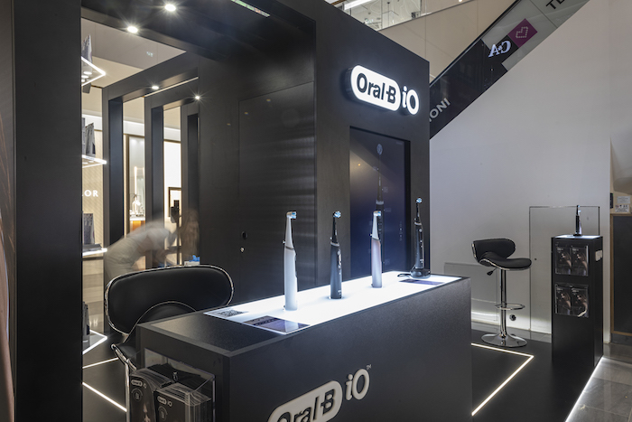 Pop-up značky Oral-B na pražském Chodově představuje technologii iO, zdroj: Oral-B / Procter & Gamble.
