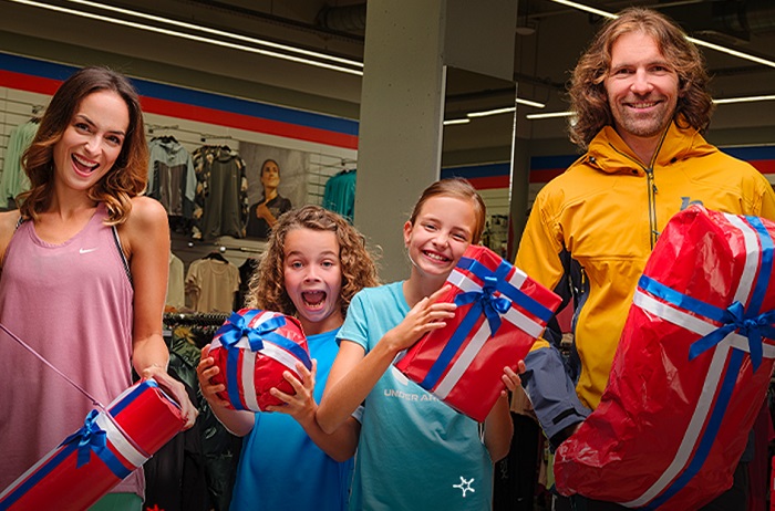 Vánoční spot řetězce Sportisimo láká na sport i módu