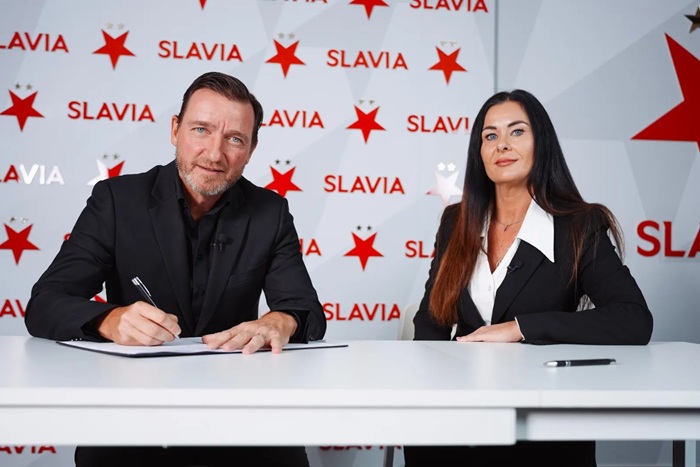 Tváří investiční platformy eToro je Vladimír Šmicer