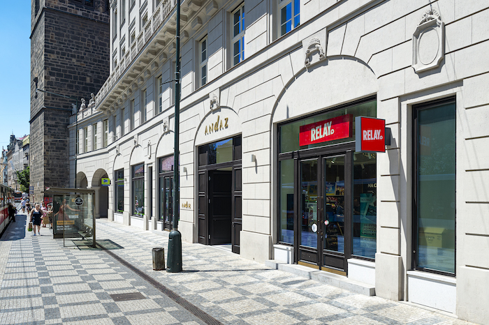 Jednou z novou poboček sítě Relay je v Jindřišské ulici v Praze, zdroj: Relay / Lagardère Travel Retail.