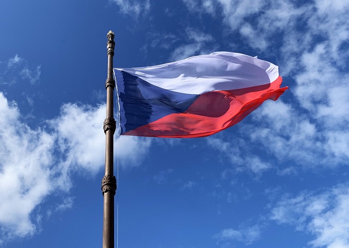 ČT a ČRo začínají vysílat spoty politických stran před volbami