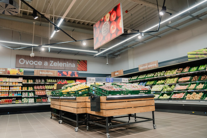 Tesco otevřelo ve Slaném udržitelný hypermarket