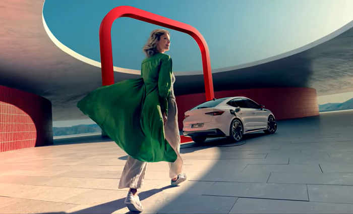 Z bank za poslední rok nejvíce inzerovala KB