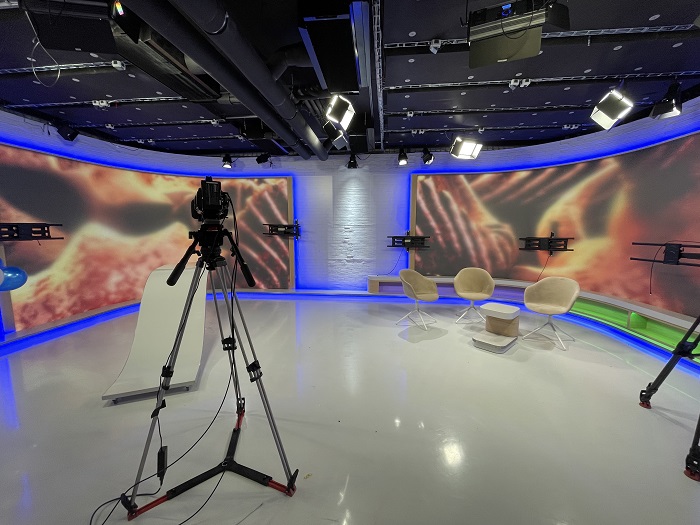 Studio nové plnoformátové televize A11. Zdroj: A11
