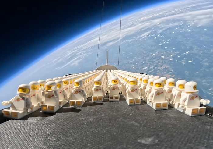 Lego vyslalo 1000 minifigurek do vesmíru, zdroj: Lego