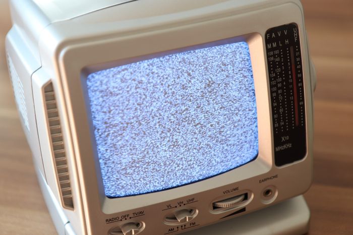 Analogová televize bez signálu. Zdroj: Pixabay