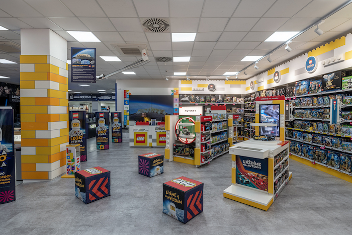 V showroomu Alzy v pražských Holešovicích vznikla prodejna značky Lego, zdroj: Alza.