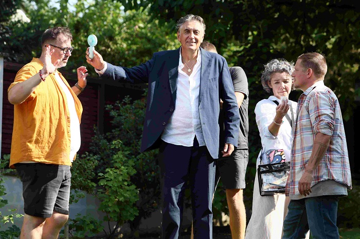 Sobotní večer pro seriál Duch, poté Možné je všechno