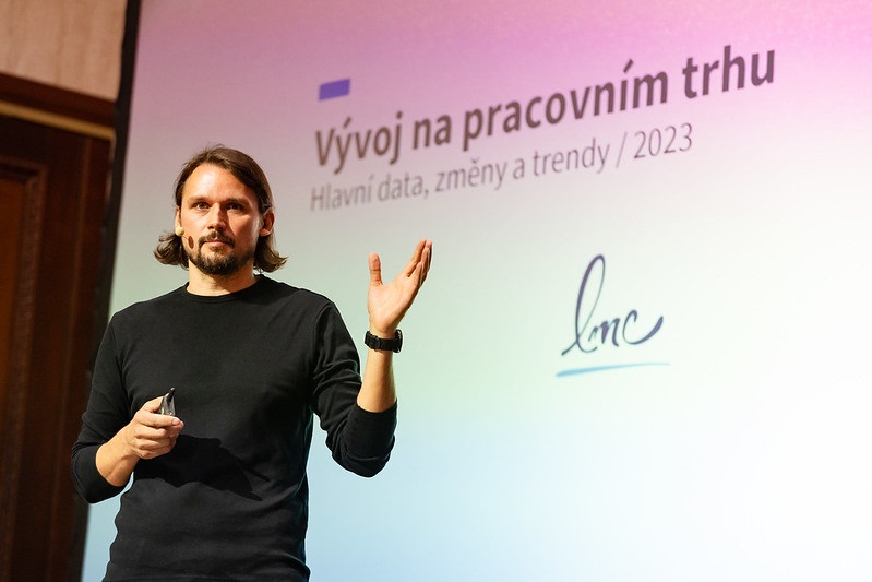 Tomáš Ervín Dombrovský z LMC na konferenci Lidský kapitál 2023, zdroj: Blue Events