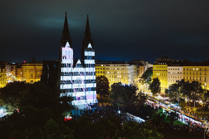 Sephora se prezentuje videomappingovým spotem, zdroj: FB Signal Festival.