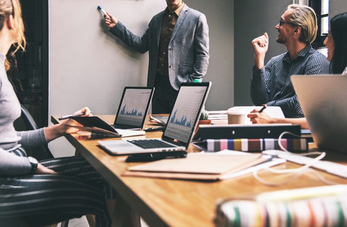 Čeští manažeři jsou v regionu střední Evropy na LinkedIn úspěšní