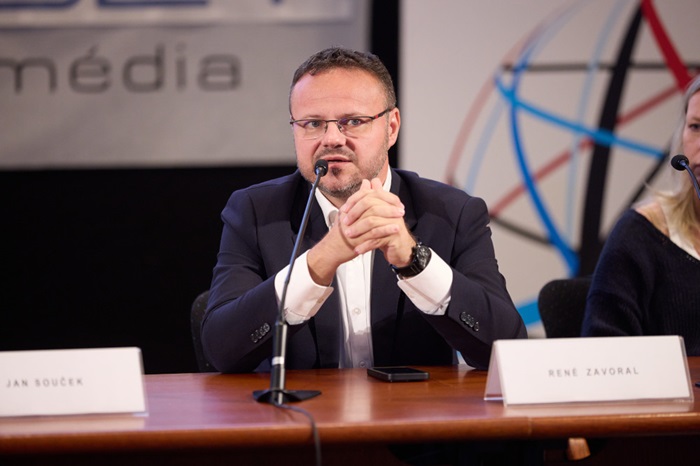 Český rozhlas by musel propustit 350 lidí i zrušit některé stanice