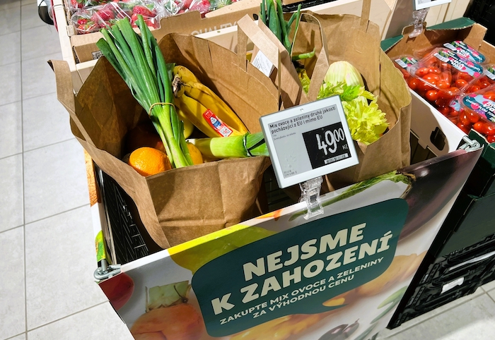 Billa bojuje proti plýtvání, uvádí tašky „Nejsme k zahození“